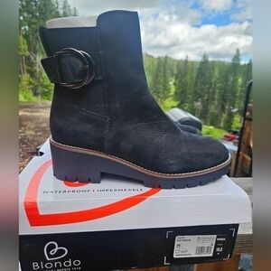 Blondo waterproof dakota nubuck suade ankle booties. Size 10. NWT